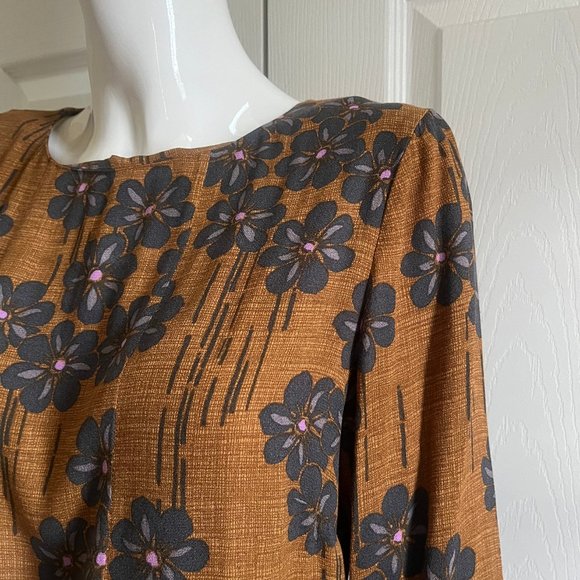 White Stuff - blouse with flowers details - like new - never worn - Picture 11 of 11